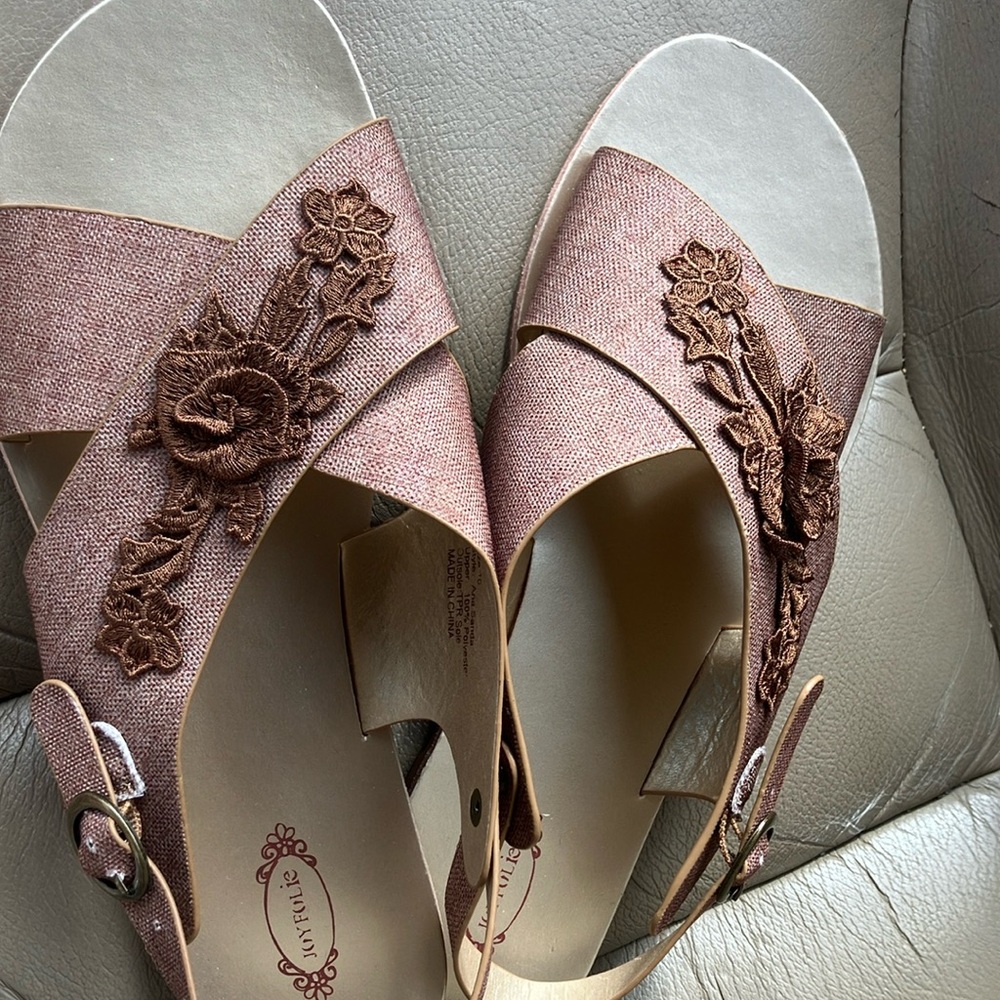 Brand new women’s flat sz 10